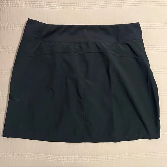 Orvis Black Skirt with built in Shorts with Pockets - Picture 5 of 6